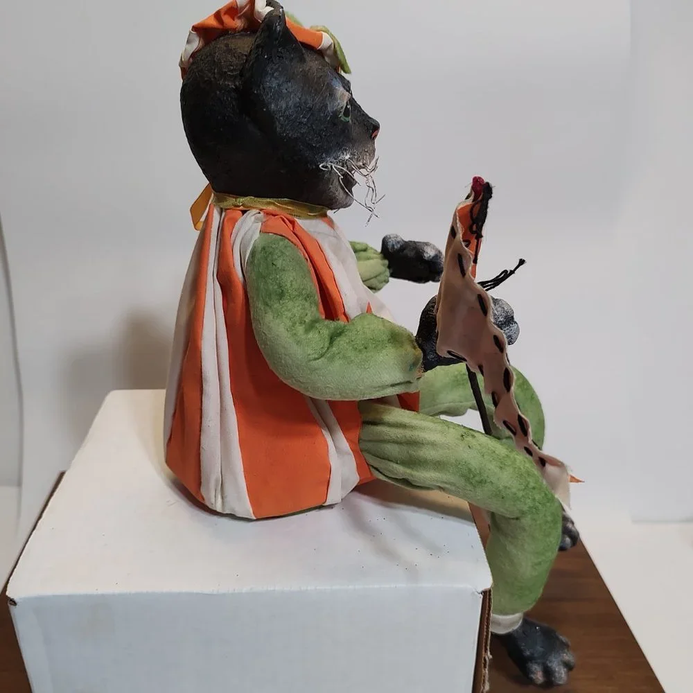 Vergie Lightfoot - Pumpkin Cat - Bethany Lowe Designs